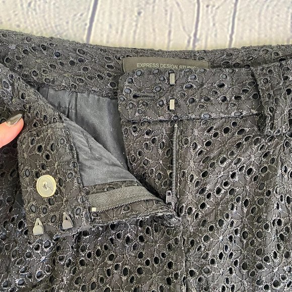 Express Design Studio Editor Eyelet Shorts Black - Picture 2 of 6
